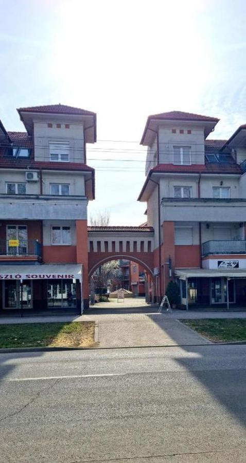 Tilla Apartman Hajduszoboszlo Exterior photo