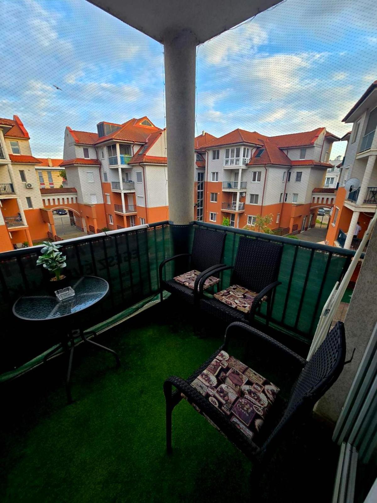 Tilla Apartman Hajduszoboszlo Exterior photo