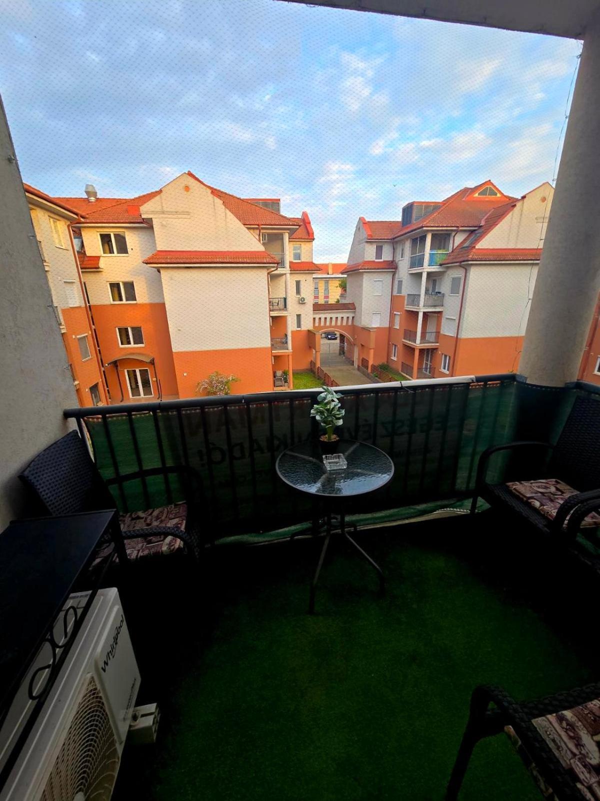 Tilla Apartman Hajduszoboszlo Exterior photo